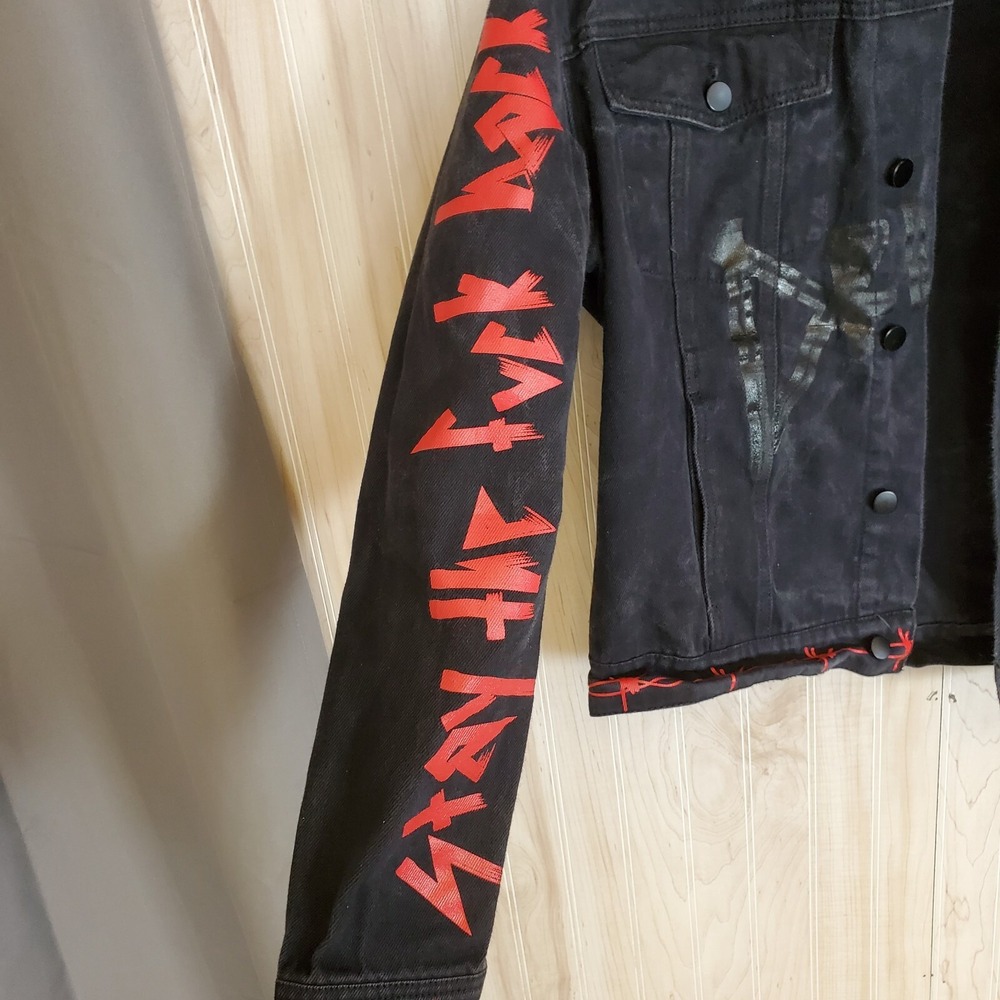 Streetwear Men Jean Jacket 'Stay the F***k back' Retro Y2K Grunge Knight WWE M - Picture 2 of 5
